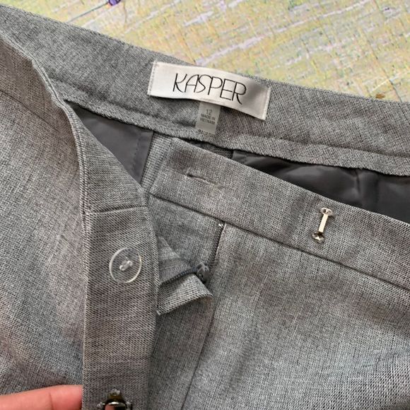 KASPER WOMAN'S SZ 12 PRE-OWNED GRAY  SUIT SET - Picture 10 of 12